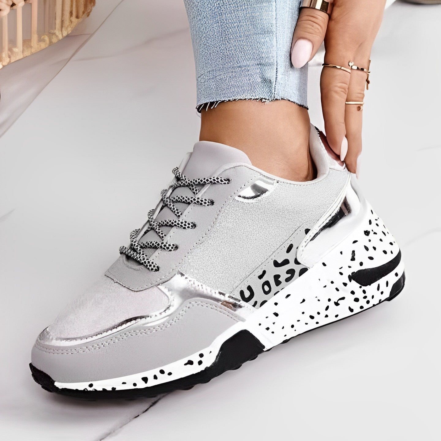 Orthopädisch komfortable Delora Turnschuhe