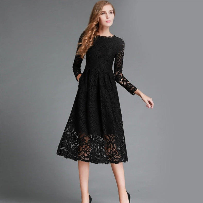Schickes Midi-Kleid mit Spitzenärmeln von Fudus