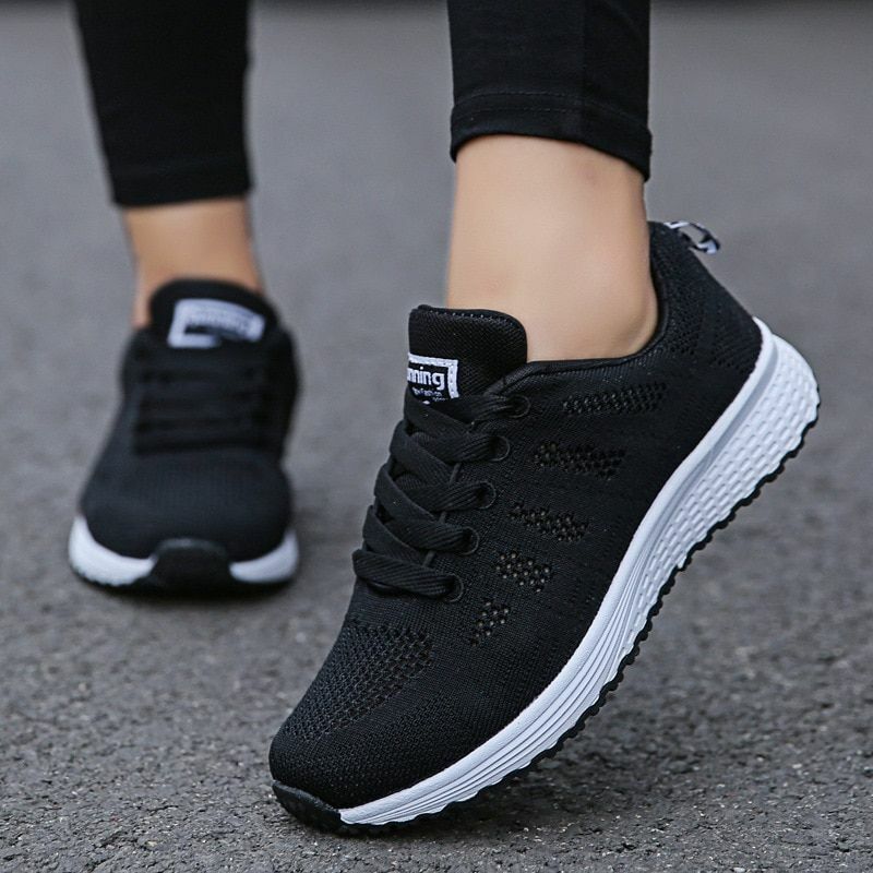 Modische und orthopädische Damenschuhe von Poza