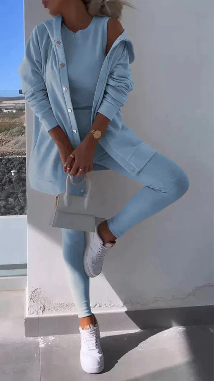 Alicia: Dreiteiliges Strick-Set mit Kapuzenjacke, Top und Hose