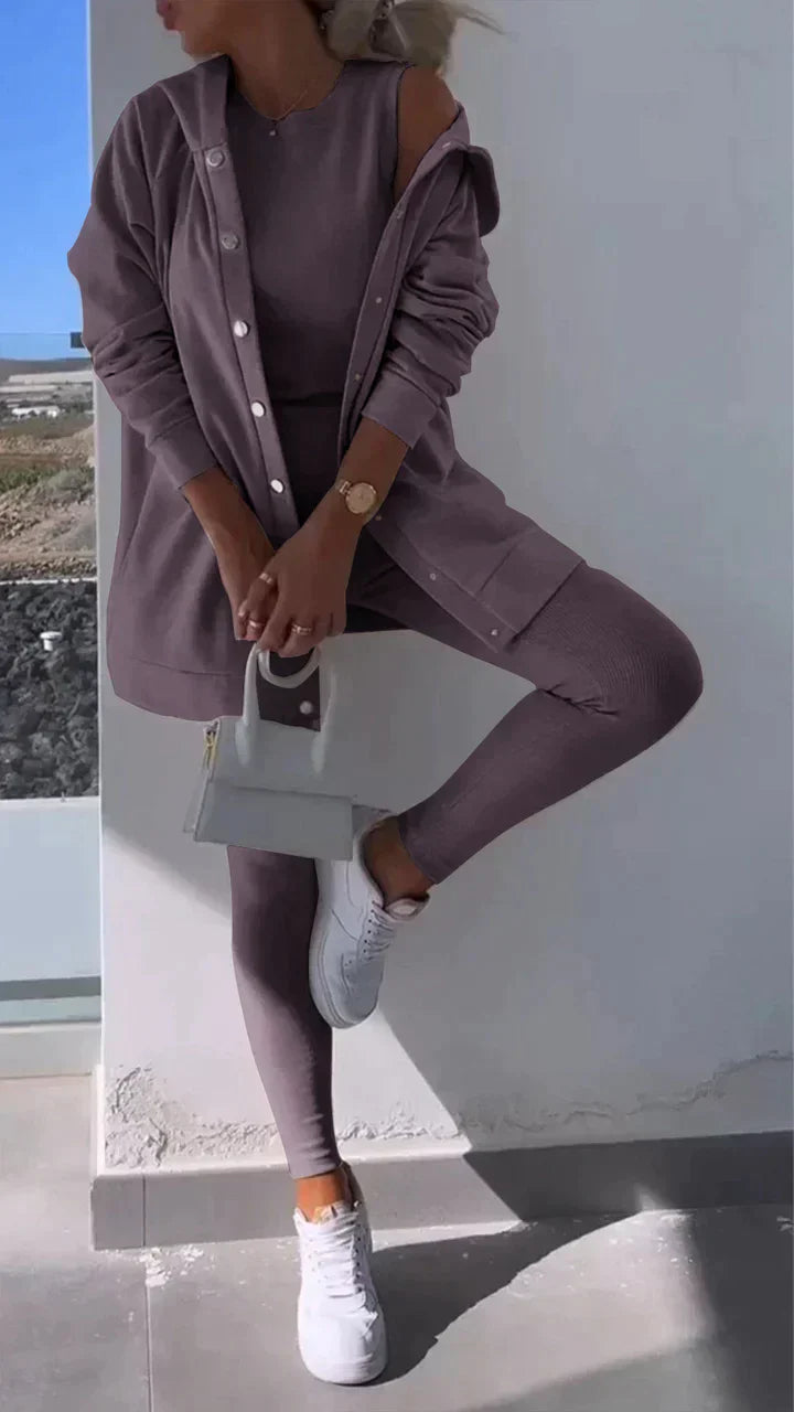 Alicia: Dreiteiliges Strick-Set mit Kapuzenjacke, Top und Hose