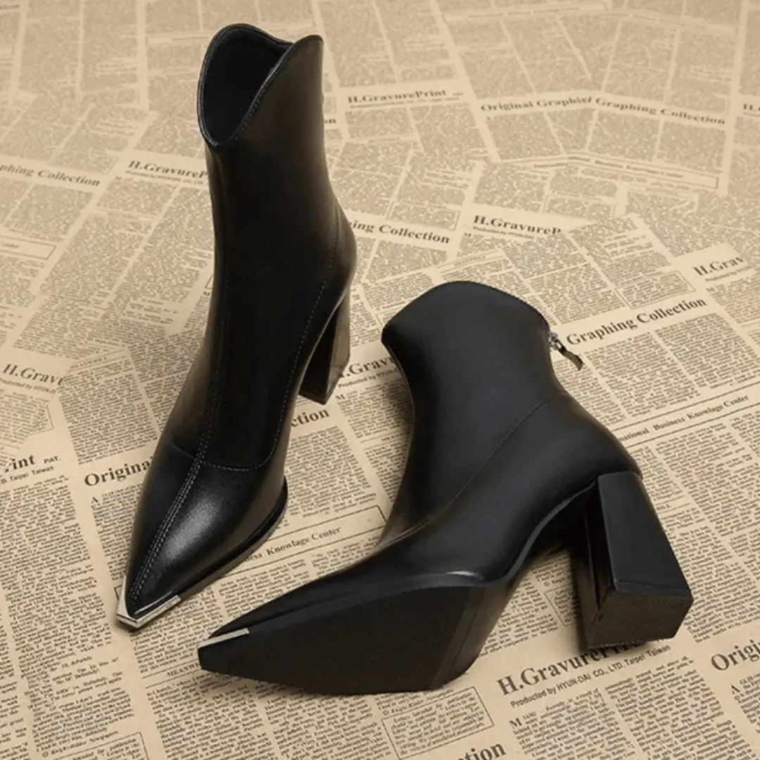 Bottes à Talons Blocs Noires Sofia Klein Élégantes et Audacieuses pour Toutes Occasions