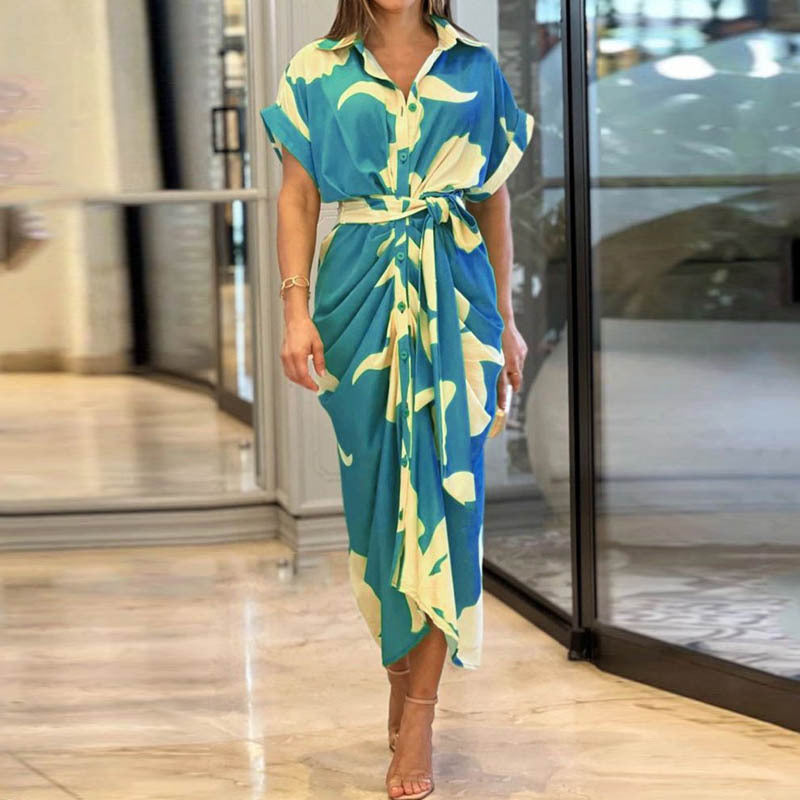 Fudus: Elegantes Kurzarm-Blusenkleid mit Blumenmuster