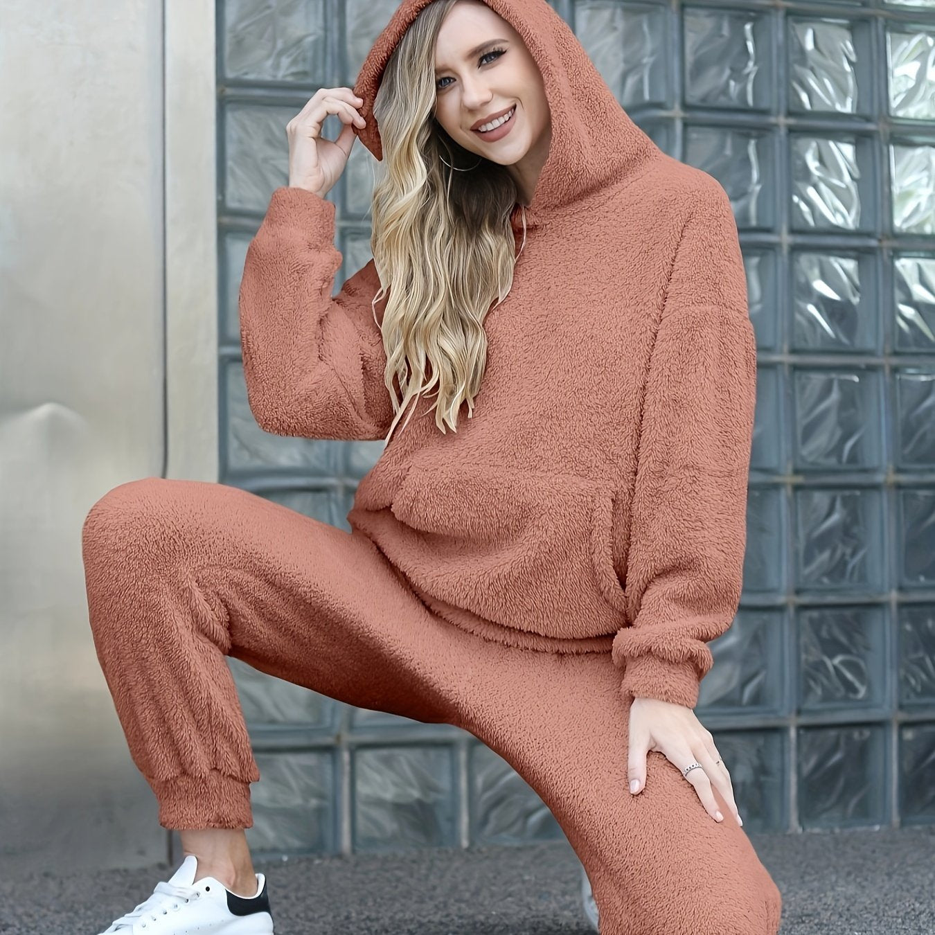 Yvarra: Modischer Fleece-Teddy Zweiteiler für die Lounge