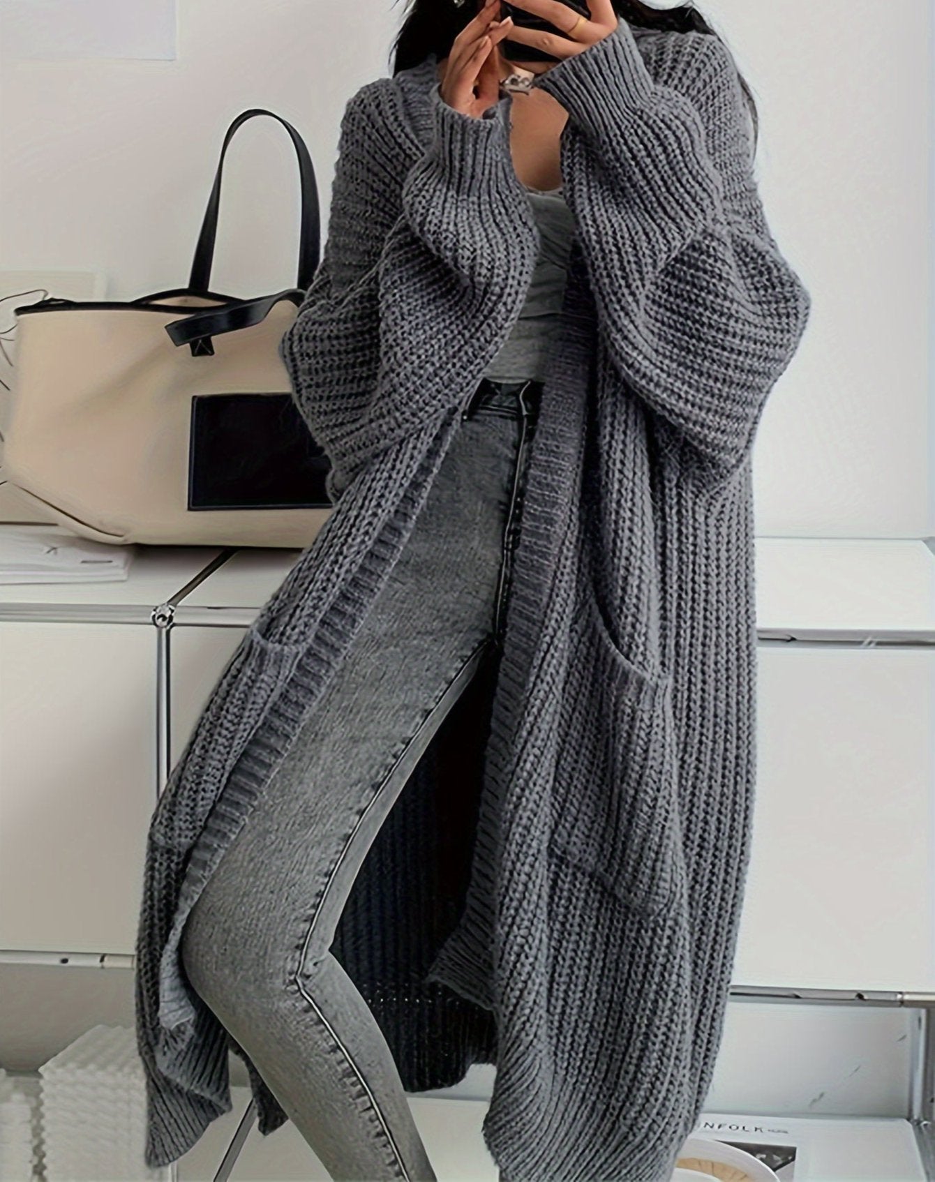 Zita: Lang geschnittener Strickcardigan