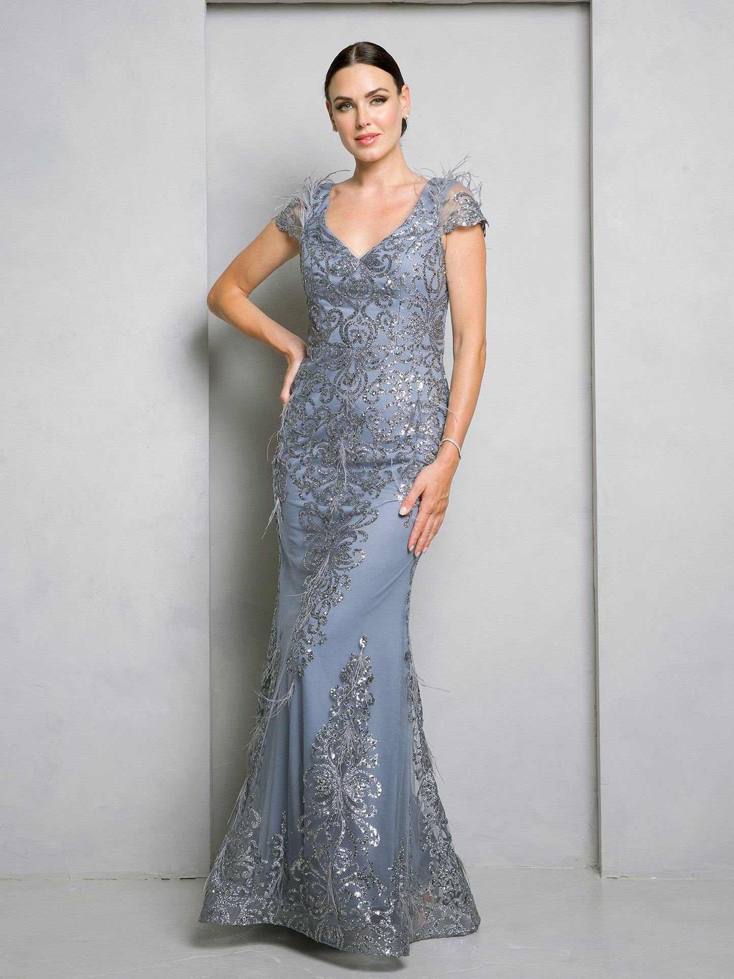 Robe Longue De Soirée Eva Fashion 5266 Avec Paillettes Et Appliques En Dentelle Et Manches Courtes