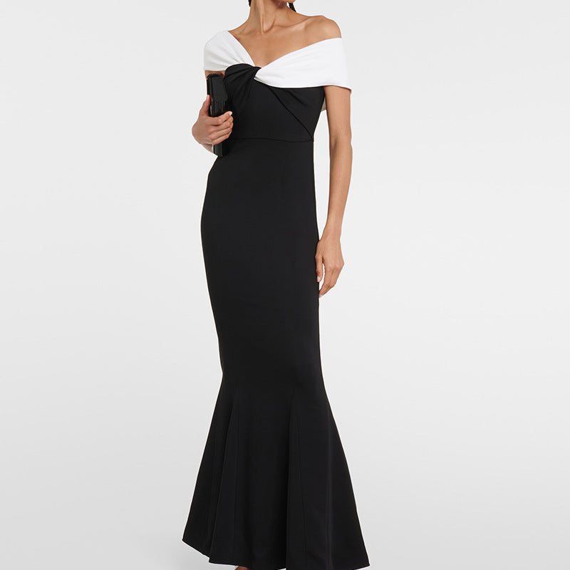 Fudus Schulter-Strickkleid