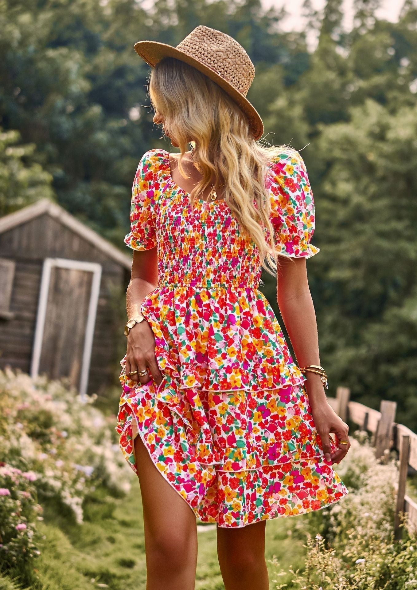 Fudus Sommerkleid mit floralem Rüschendetail, kurzen Ärmeln und off-shoulder-Ausschnitt