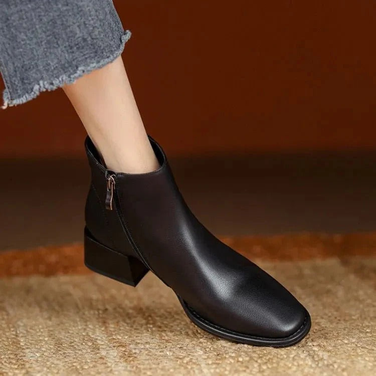 Damen-Stiefeletten aus Leder mit niedrigem Absatz