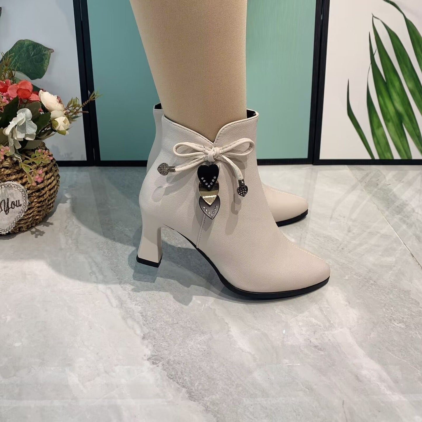 Damen-Wildleder-Booties mit Schleife von Jeanne™