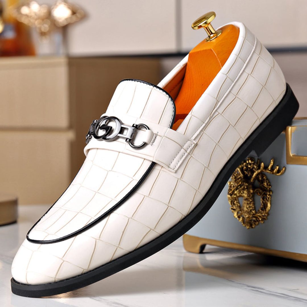 Mocassins Alexander Buckle En Cuir Texturé Fini Poli Élégants Confort Optimisé Pour Événements Et Usage Quotidien