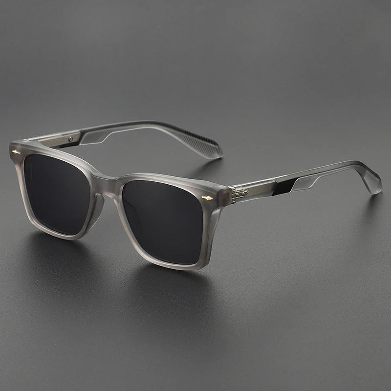 Lunettes De Soleil Carrées Arvo À Finition Mate Légères Avec Protection UV Et Confortables
