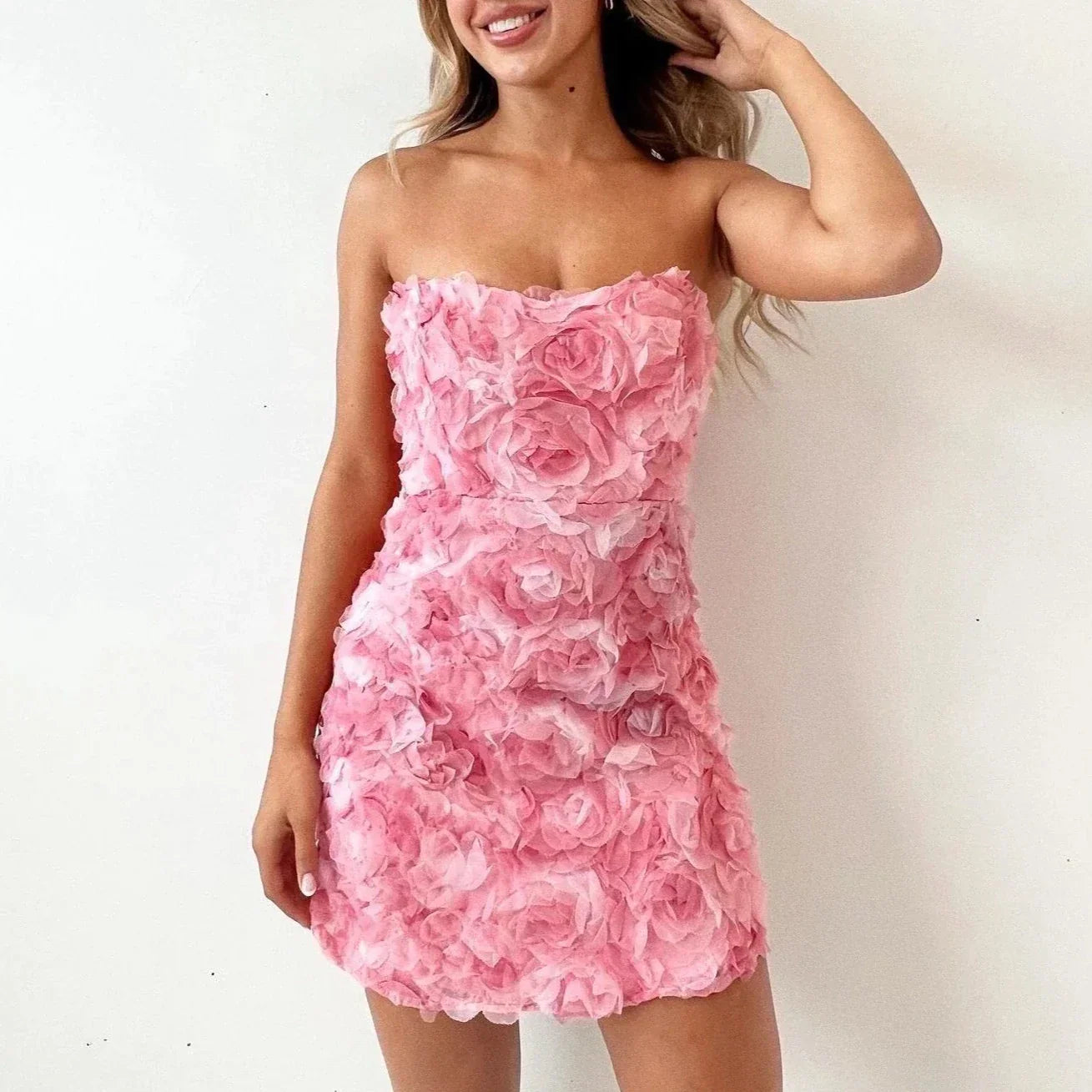 Trägerloses Damenkleid von Bella
