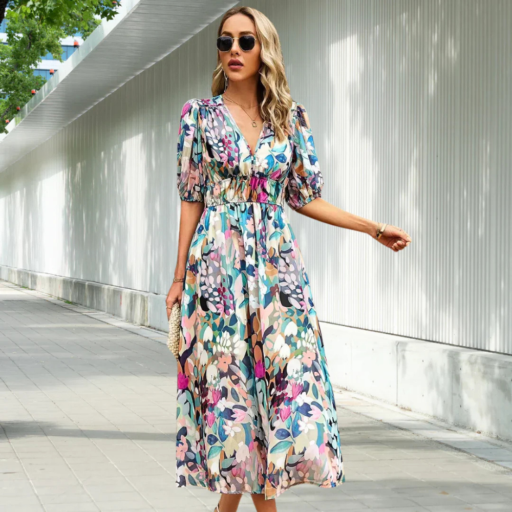 Leichtes Sommerkleid Bettina mit Blumenmuster für warme Tage
