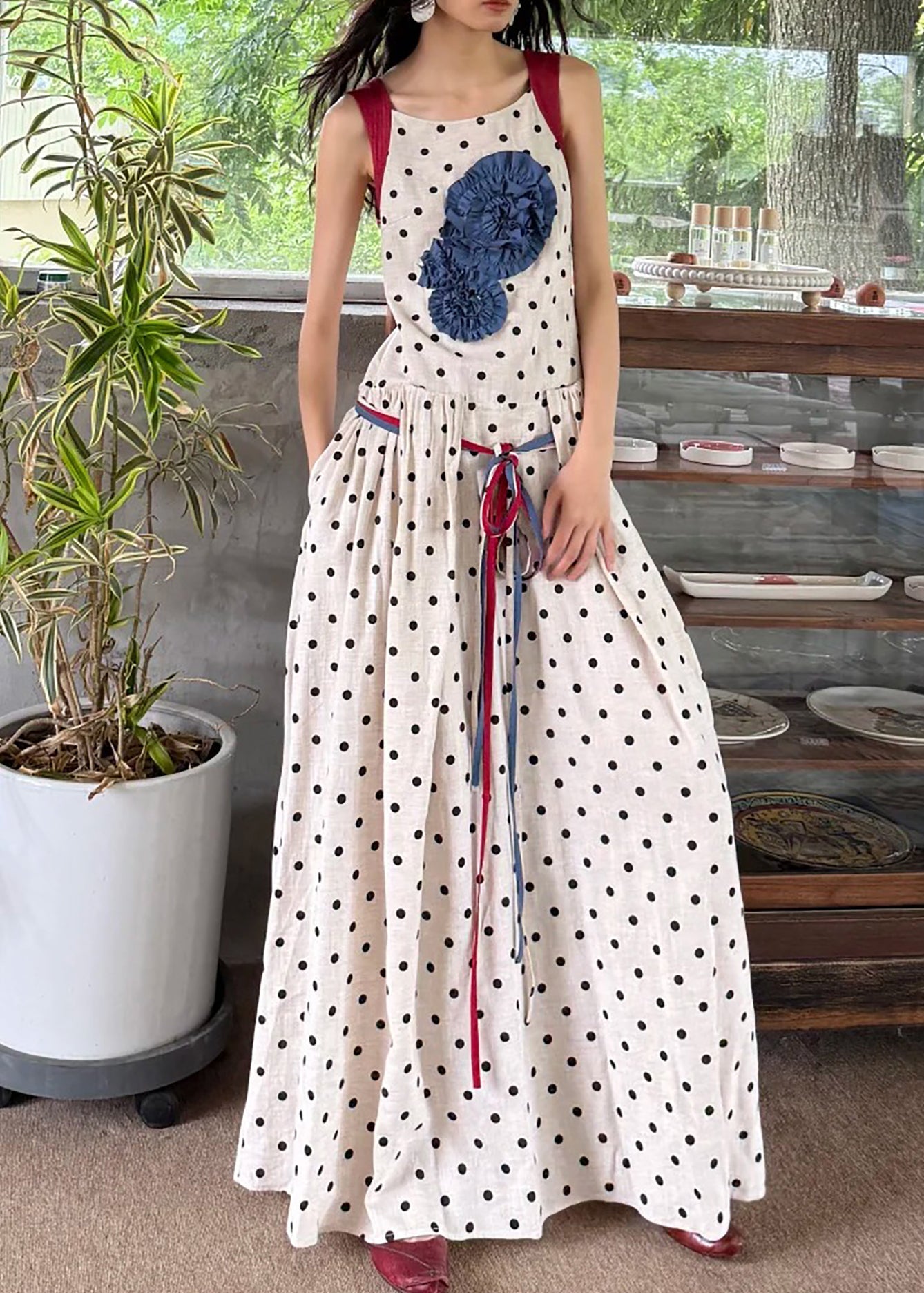 Robe de vacances d'été en coton blanc avec imprimé à la taille et cravate - Amawinc