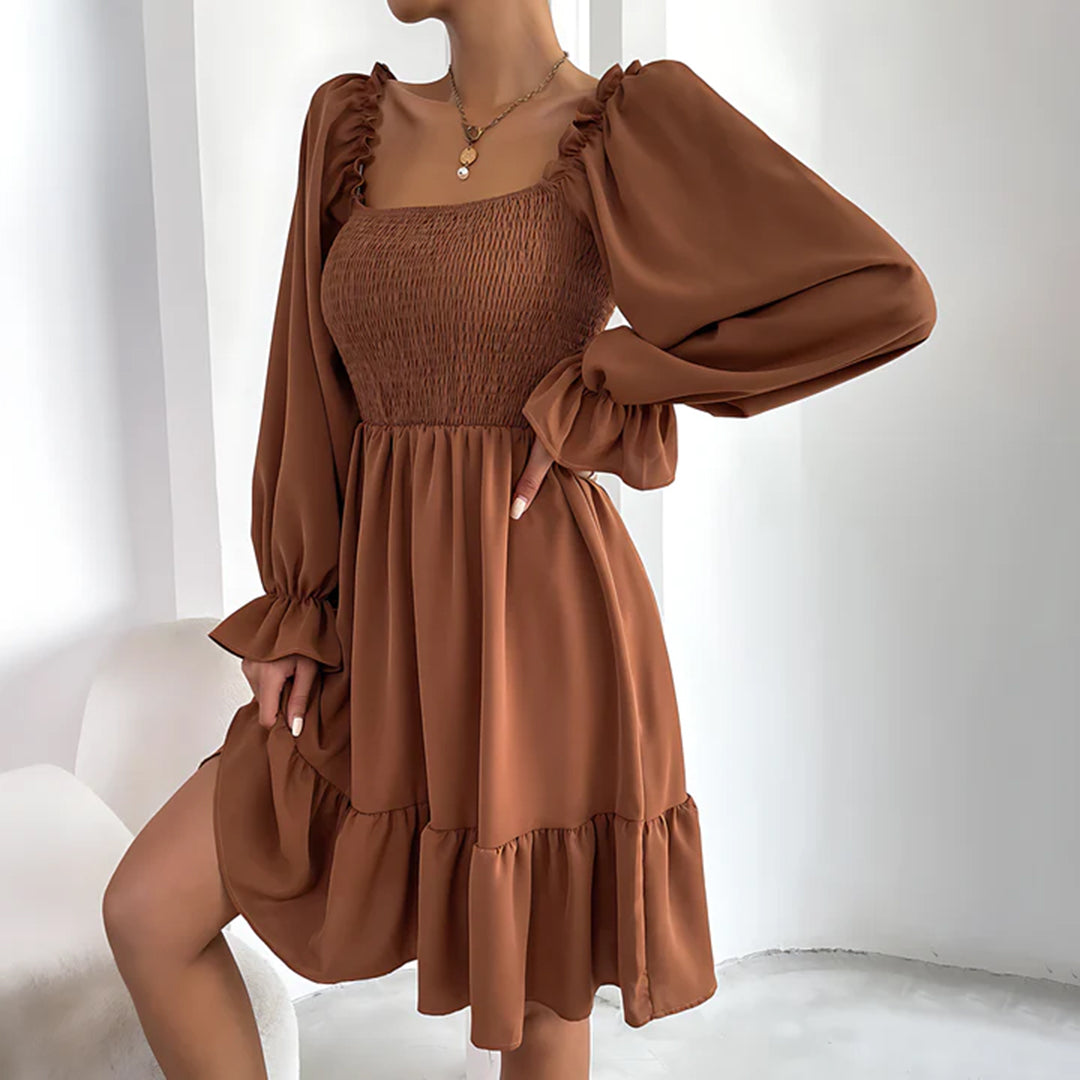 Ashlyn: Ein elegantes Kleid mit Rüschen