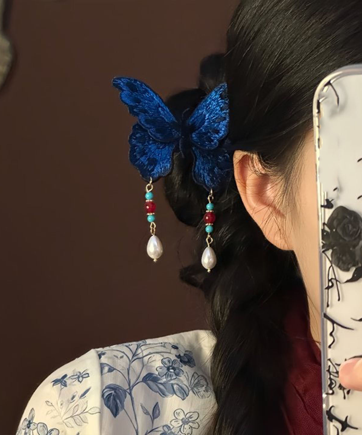 Épingle à cheveux à pompon en perles et broderie papillon bleu de style chinois - Amawinc