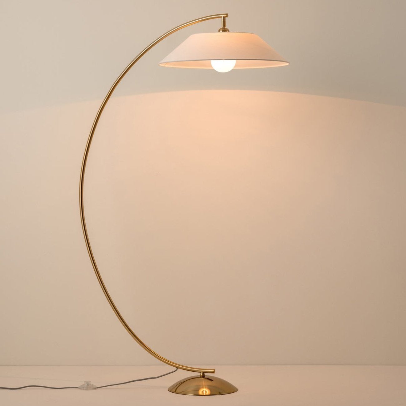 Stehlampe Circo
- OnyxLampen