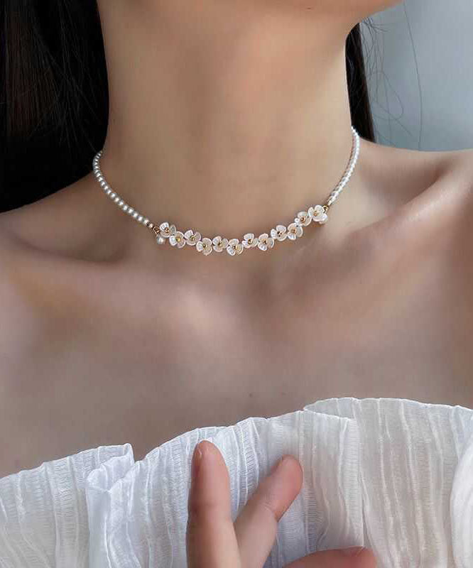 Collier élégant en alliage blanc avec perles florales en forme de poire - Amawinc