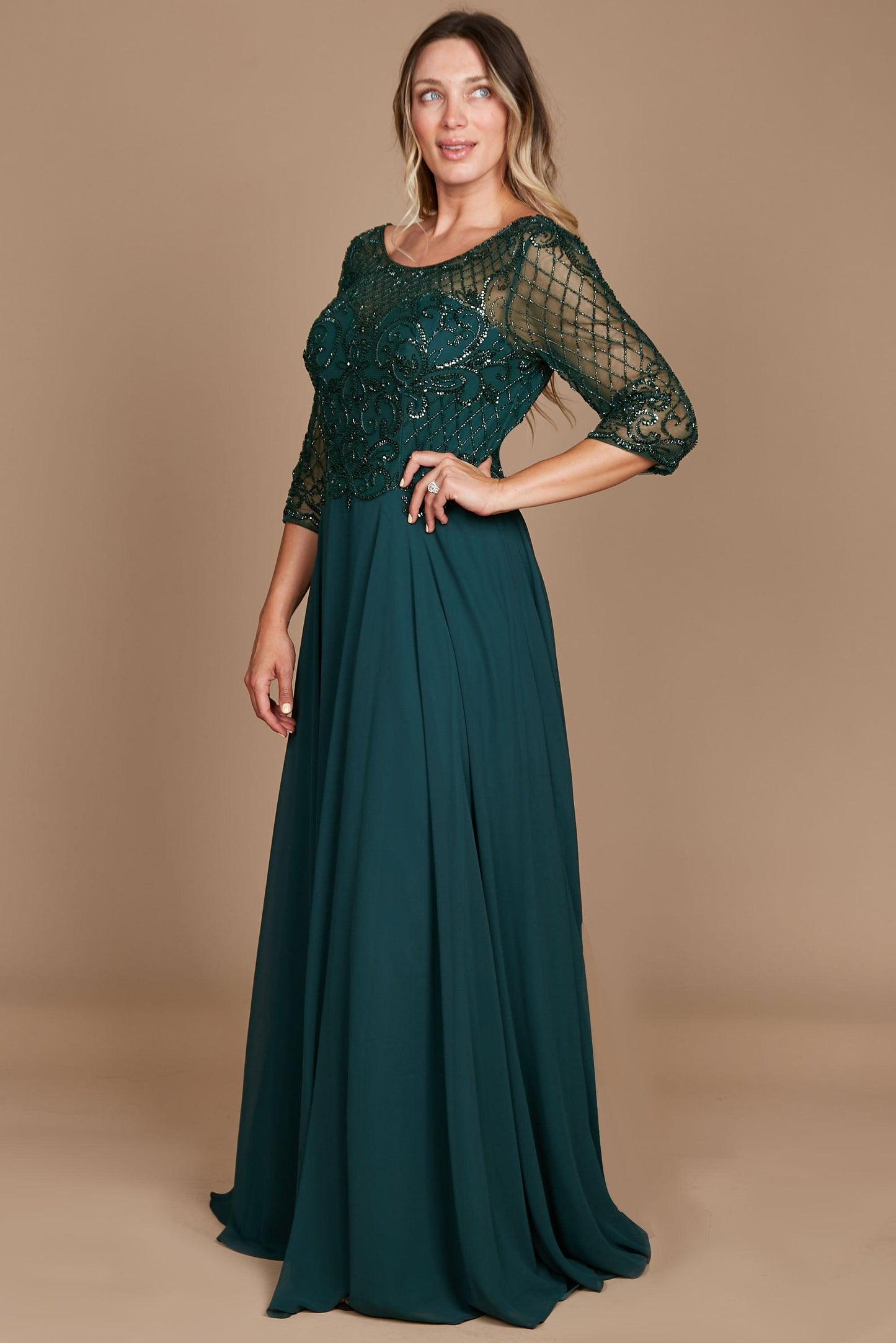 Robe Longue À Manches Longues Pour Mère De La Mariée Corsage Brodé À La Main Et Jupe En Chiffon
