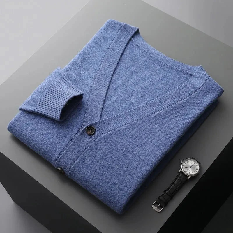 Cardigan En Laine Classique À Col V David Silhouette Taillée Avec Boutons Ton Sur Ton 100 Pour Cent De Laine