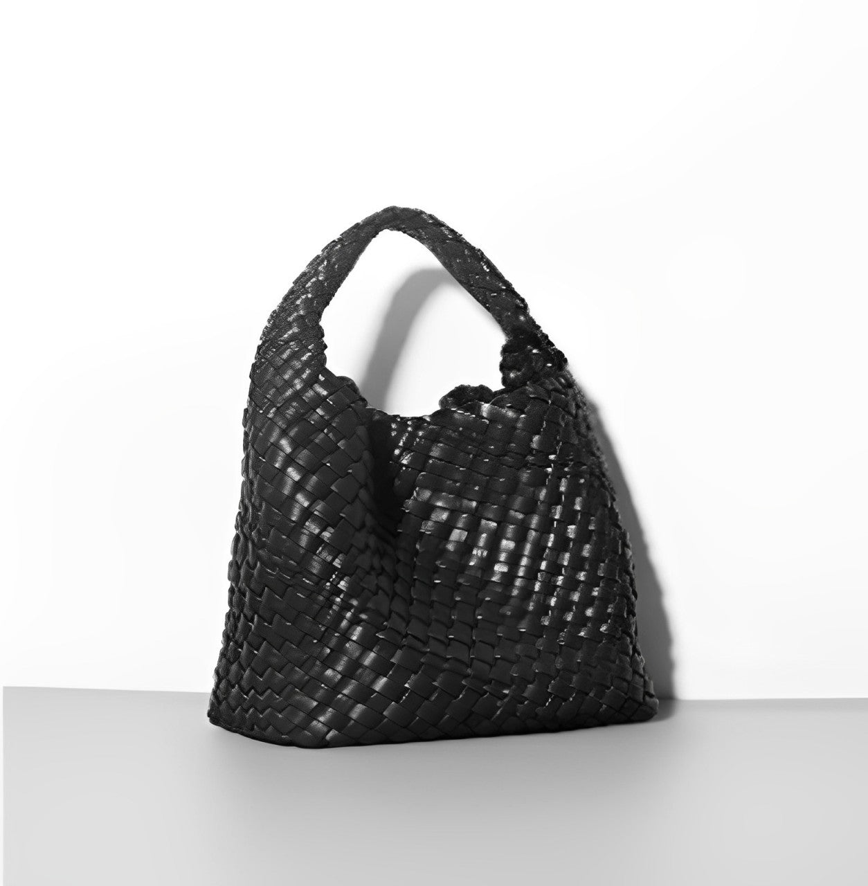 Handgefertigte Dianne Ledereimertasche aus weichem Leder