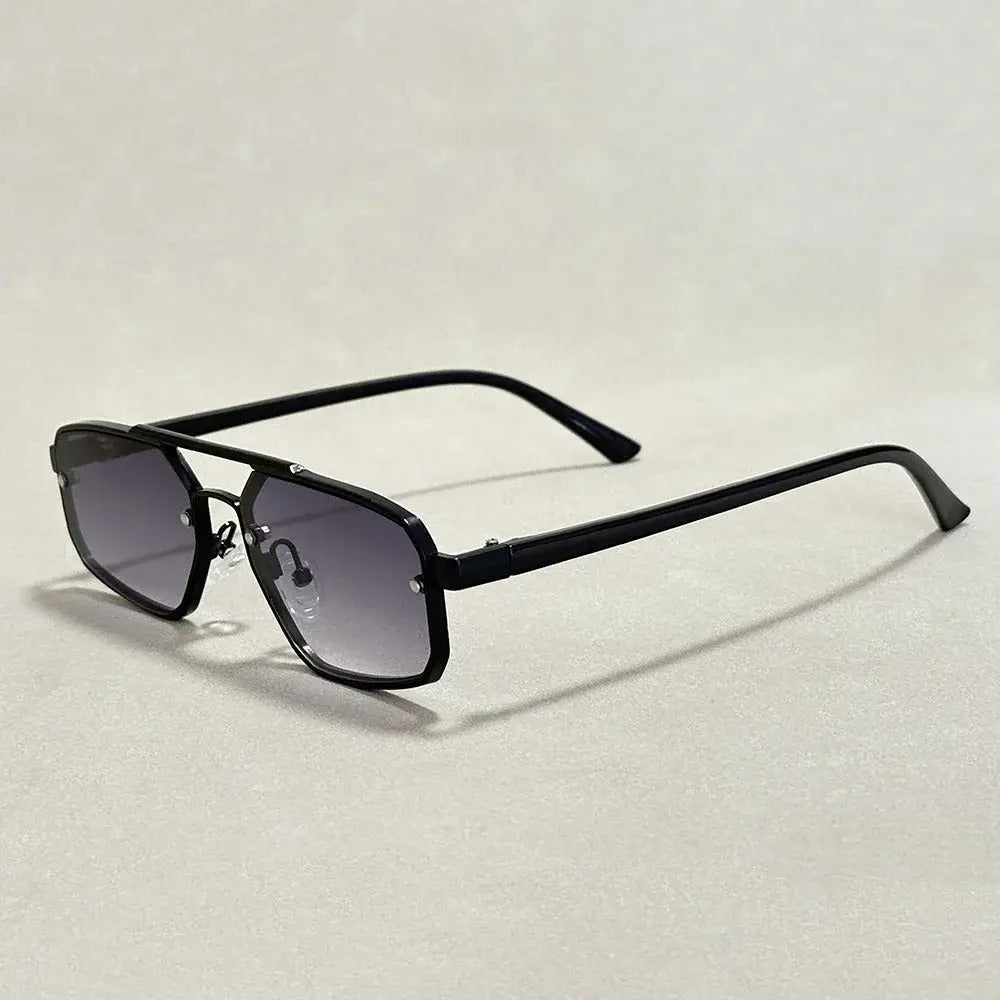 Lunettes De Soleil Luxe Echelon Dégradé Doré Monture Géométrique Verres Dégradés Foncés Bras Noirs