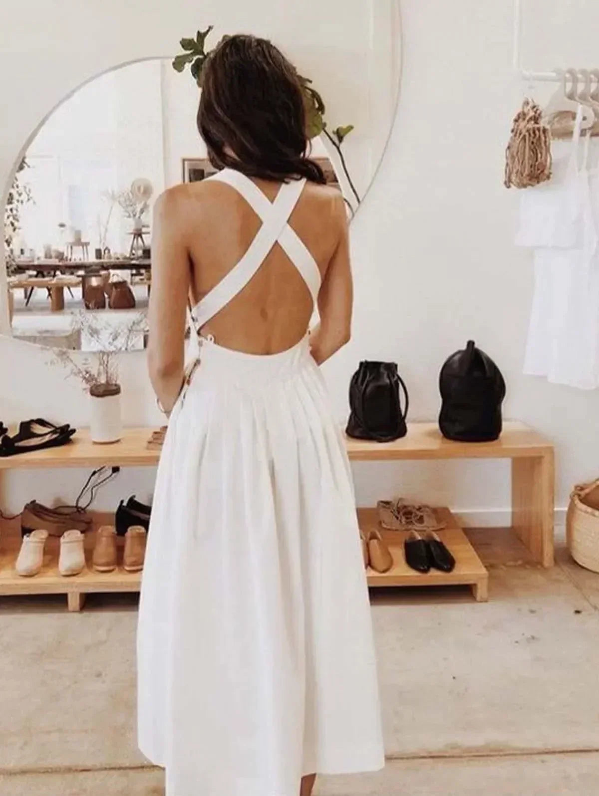 Edles Midikleid mit Wickelrücken