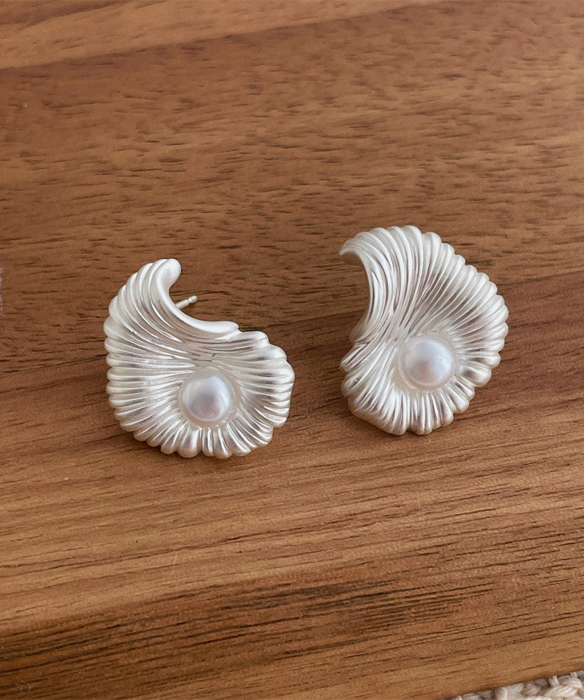 Boucles d'oreilles à tige asymétriques en cuivre et soie fine, en forme d'éventail, avec perles - Amawinc