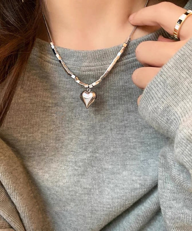 Collier pendentif amour en acier inoxydable et soie fine - Amawinc