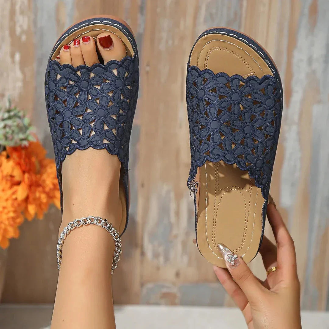 Sandales Florales À Découpes Avec Talon Bas Confort Quotidien Pour Été Urbain Et Style Décontracté