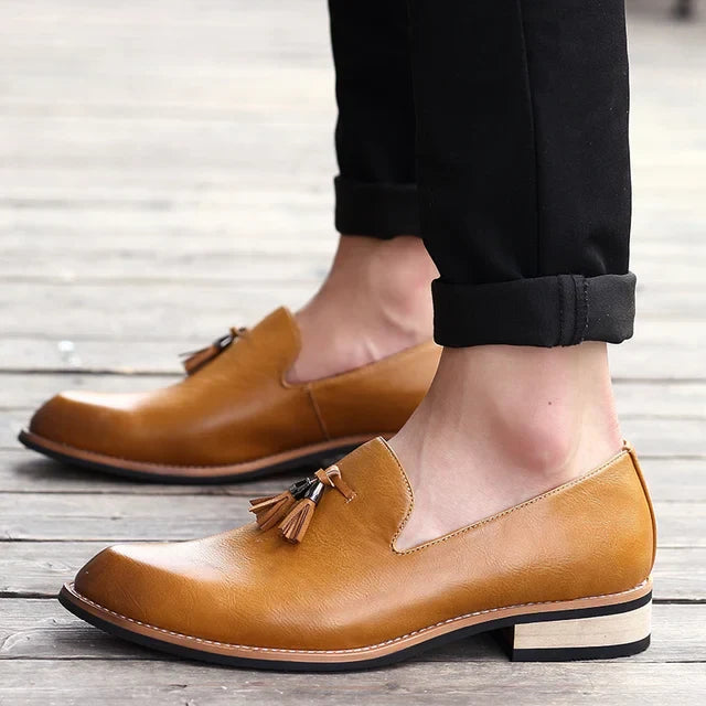 Herrenschuhe im britischen Stil aus Leder von RoyalFoot
