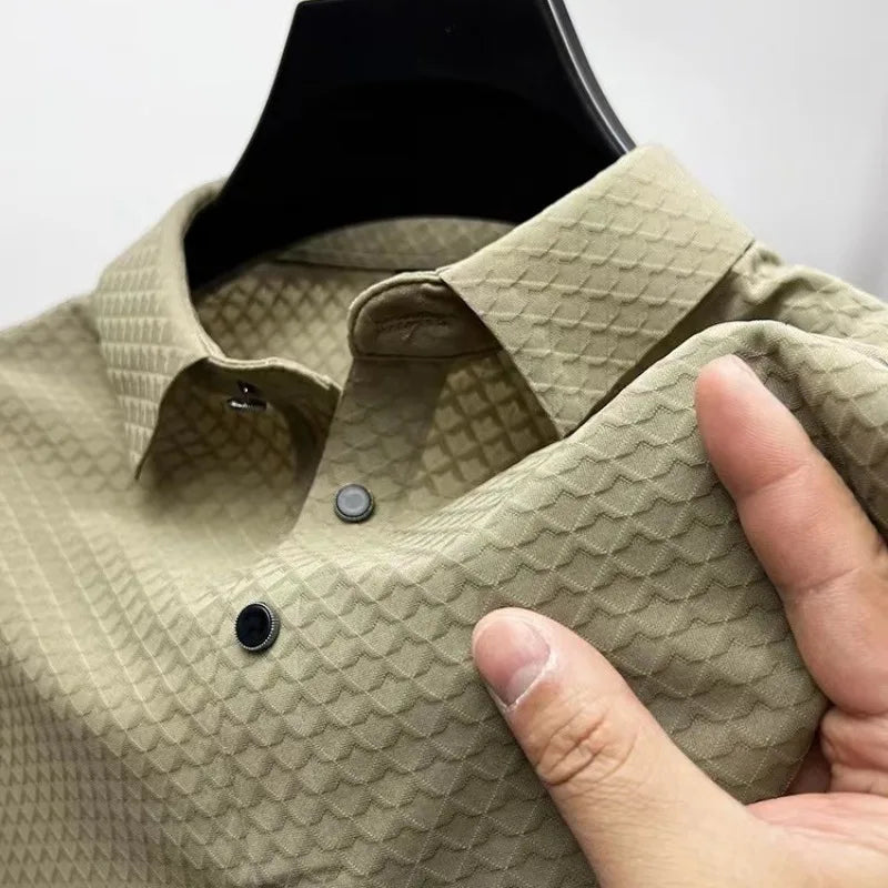 Polo Texturé En Soie Marlow Élégance Sobre Et Confort Tout Au Long De La Journée