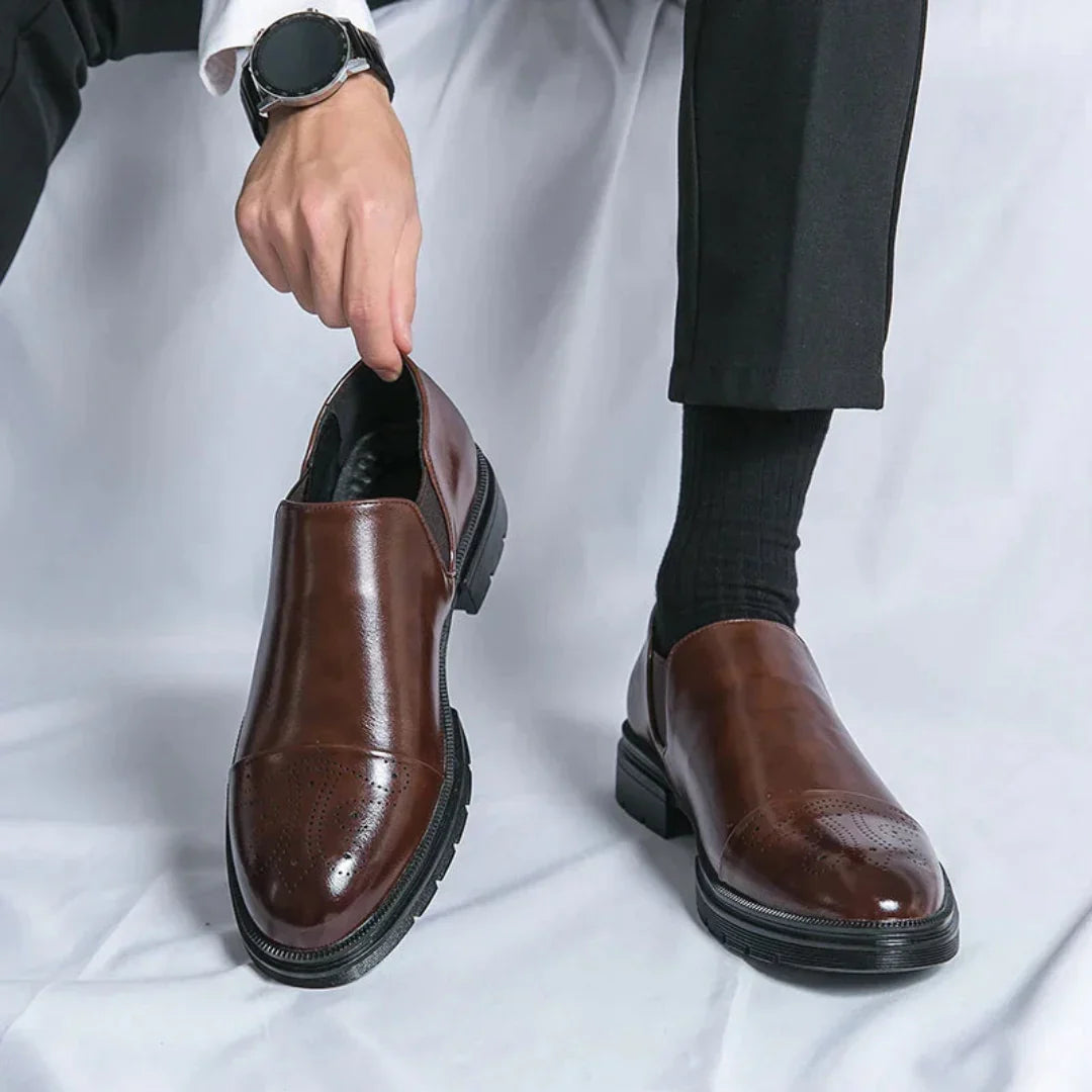 Mocassins En Cuir Poli Pour Homme À Bout Carré Avec Détails De Broguage Subtils Confortables Chaussures Habillées Slip On