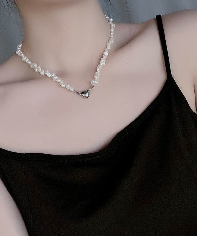 Collier pendentif moderne en cuivre blanc et perles Love - Amawinc