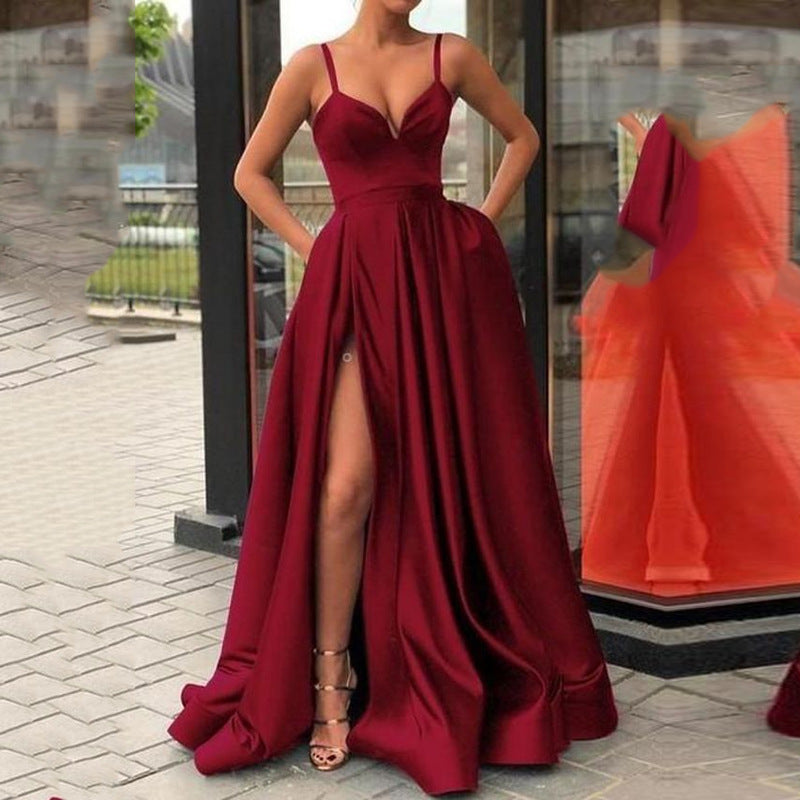 Elegantes, schlankes, bodenlanges Abendkleid von Fudus