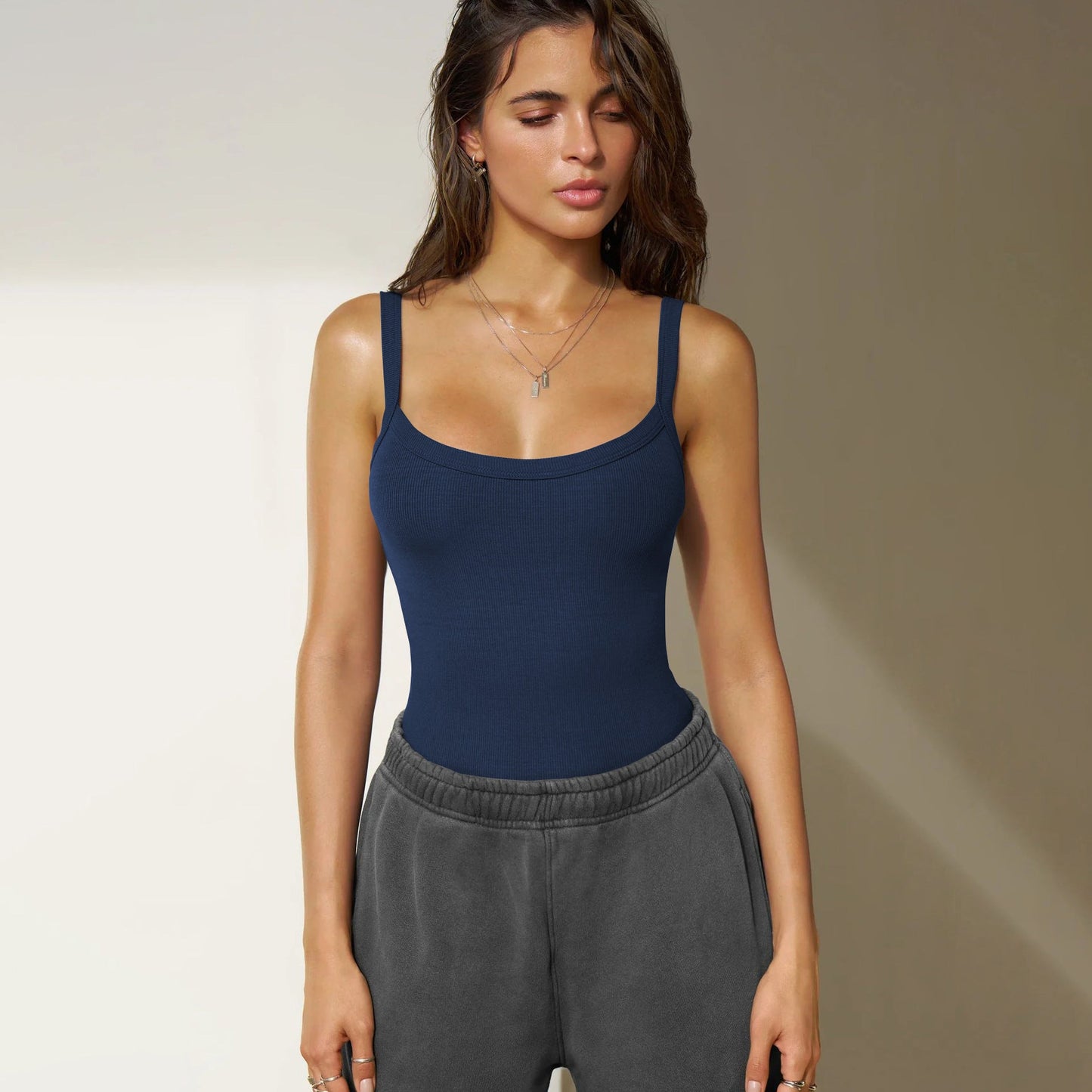 Damen Figurbetonter Body mit verstellbaren Spaghettiträgern Amawinc