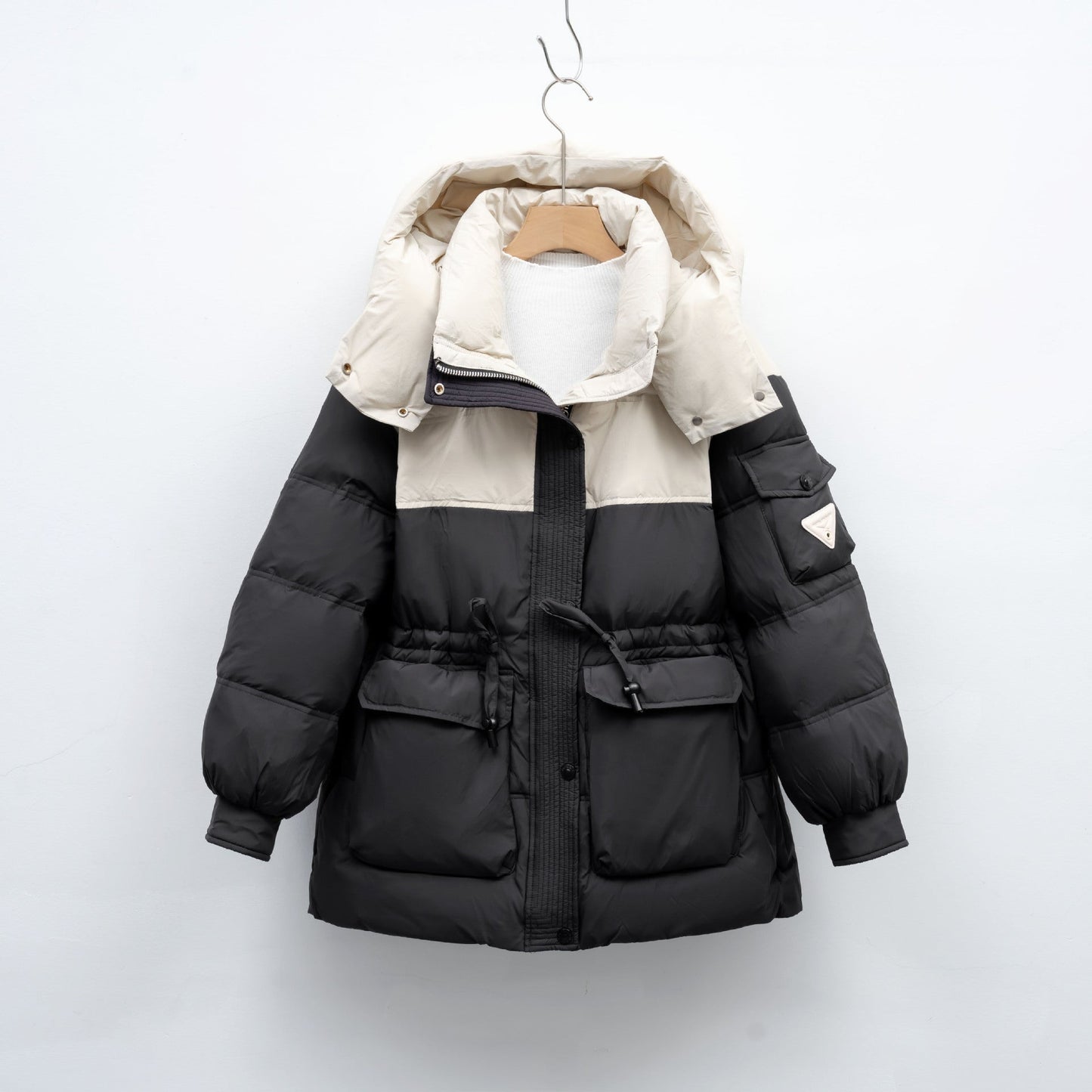 Damen modische Winterjacke mit funktionalen Taschen und großzügiger Kapuze Amawinc