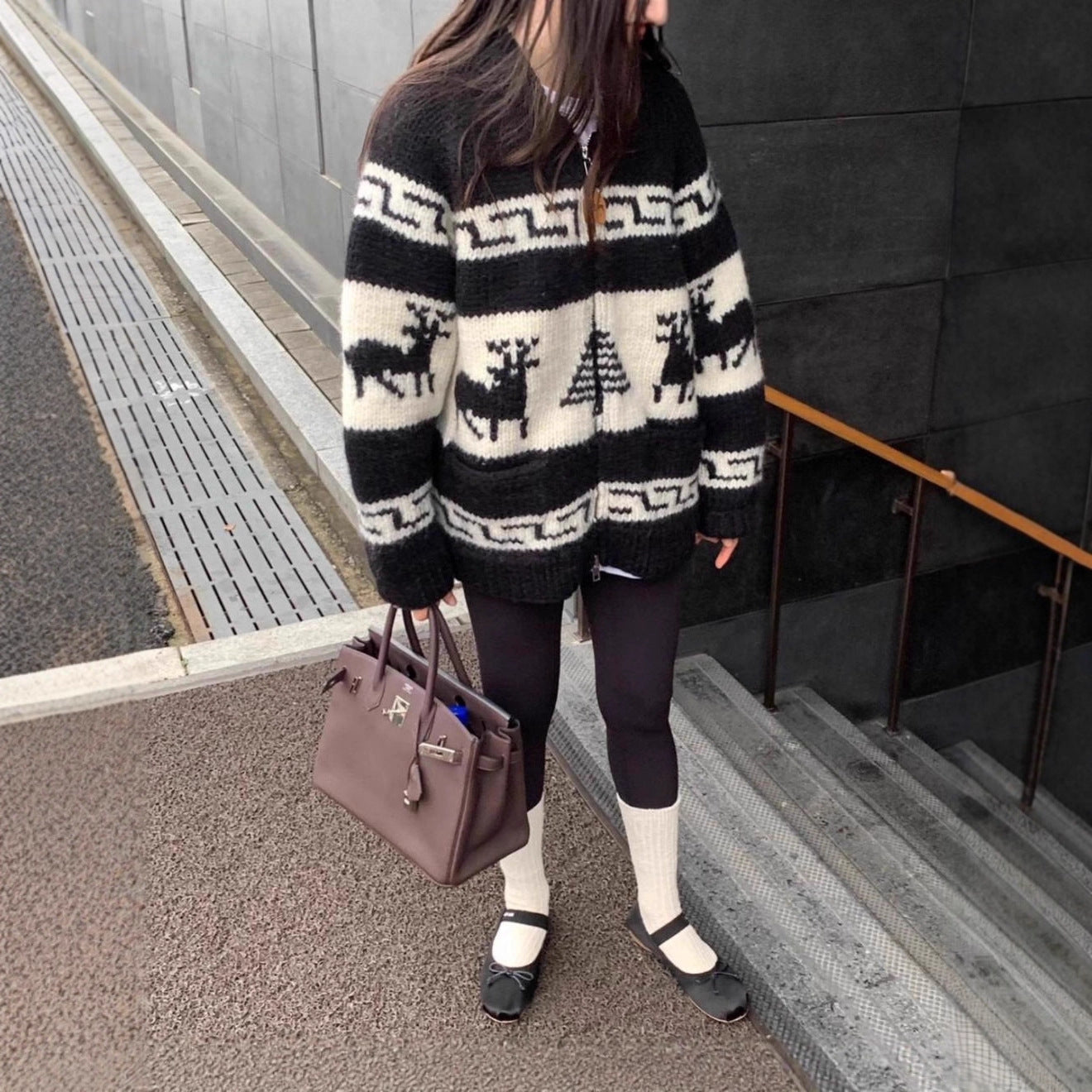 Damen Strickjacke mit auffälligem Rentier-Muster und hochwertiger Verarbeitung Amawinc