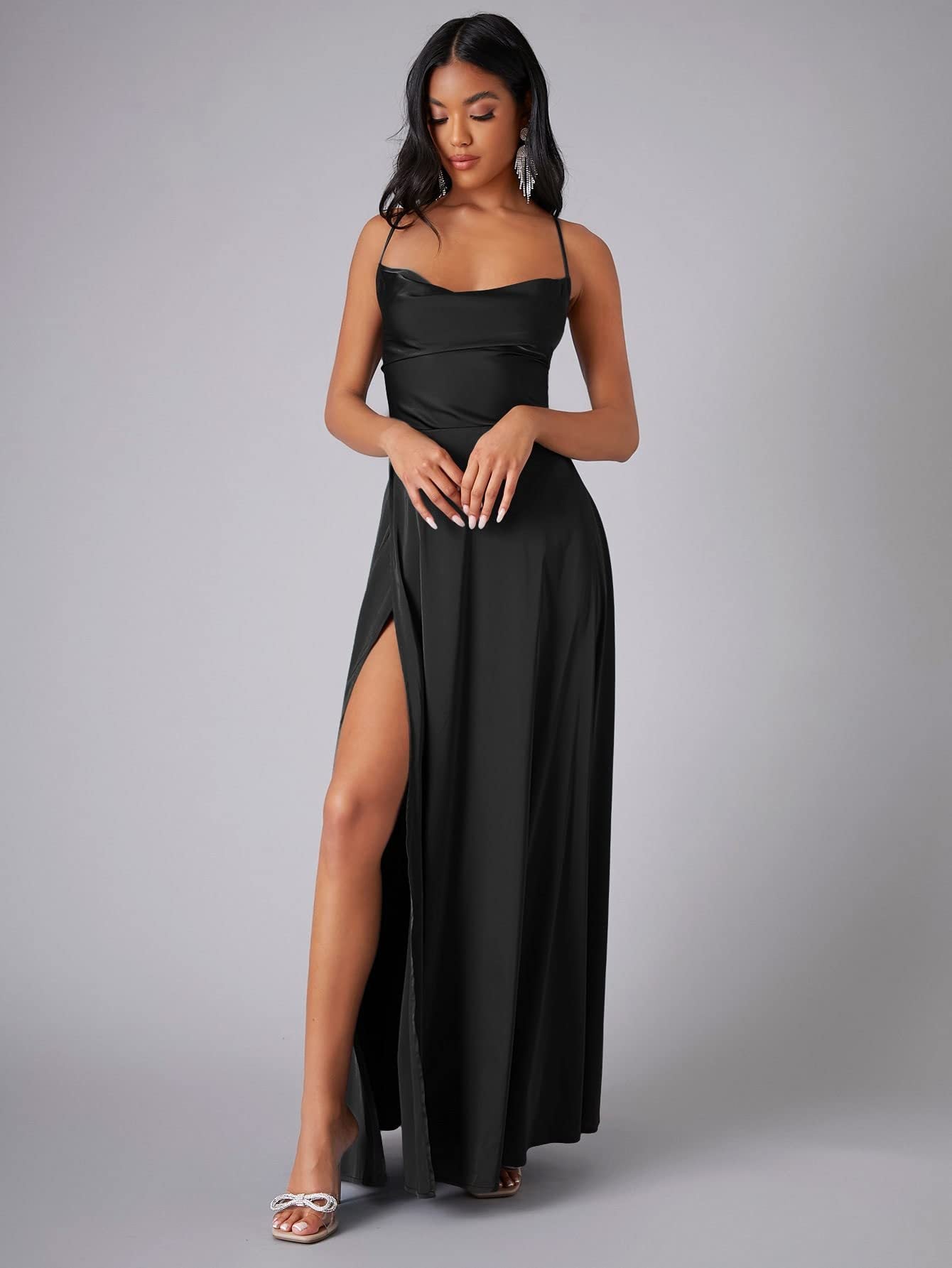 Elegantes, trägerloses, taillenkurzes Maxikleid von Fudus