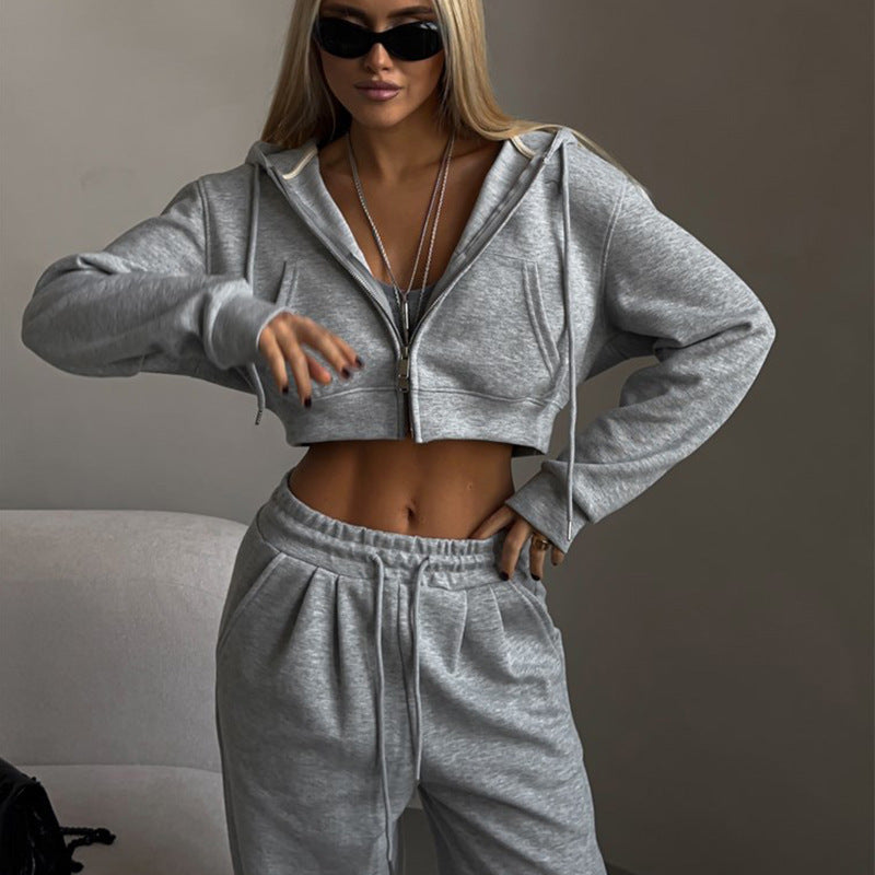 Damen sportliches Set mit cropped Kapuzenpullover und weitem Jogginghose Amawinc