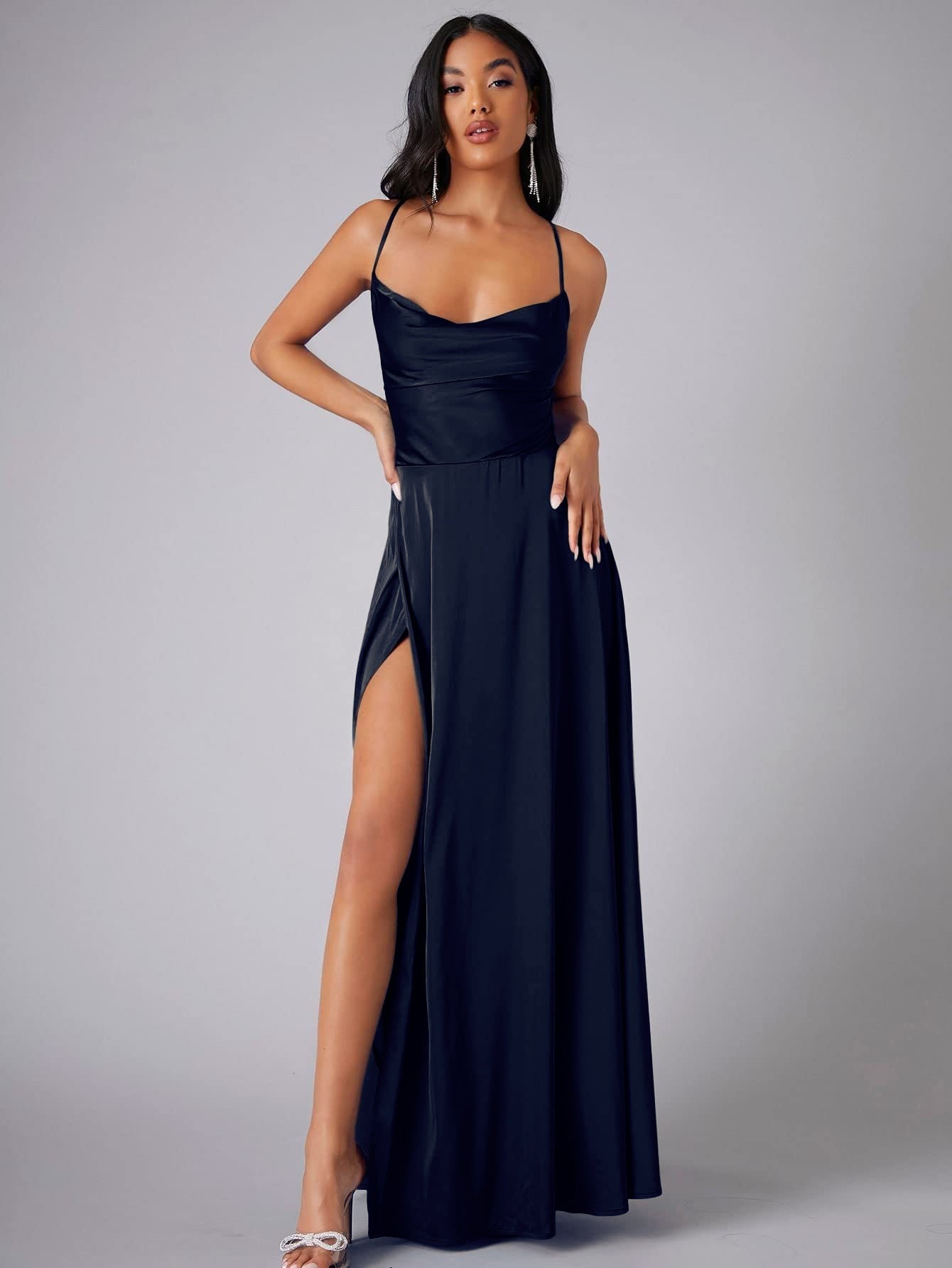 Elegantes, trägerloses, taillenkurzes Maxikleid von Fudus