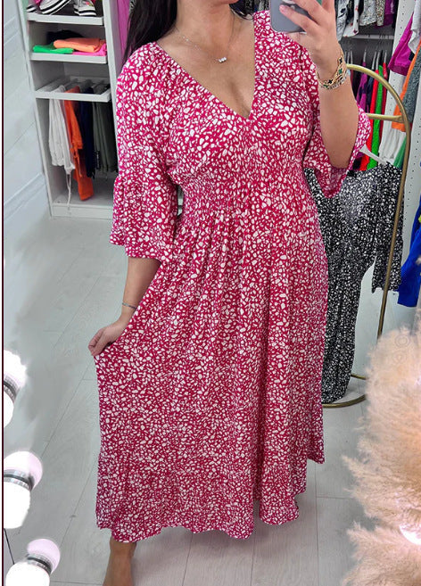 Strandkleid von Fudus: Elegantes, lockeres Plus-Size Kleid mit V-Ausschnitt und Blumenmuster