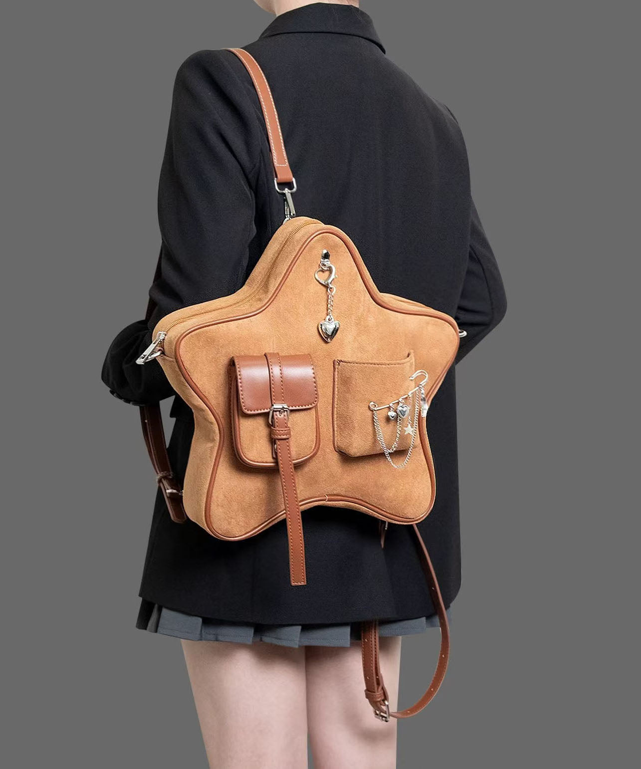 Sac à dos en daim camel clair avec chaîne étoile au design original - Amawinc