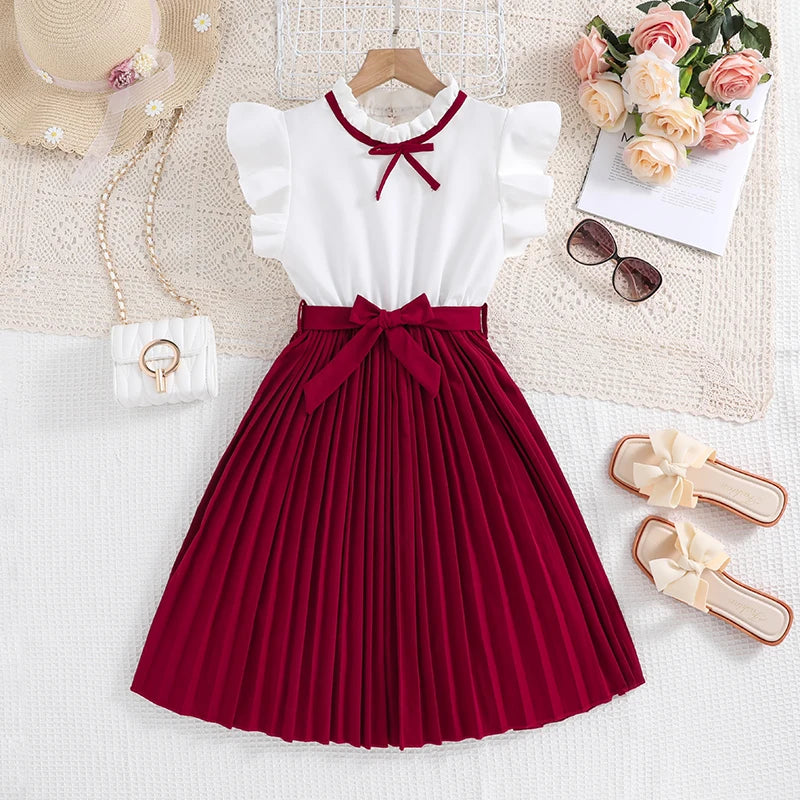 Kinderkleid mit Tüllärmeln und Blütenmuster