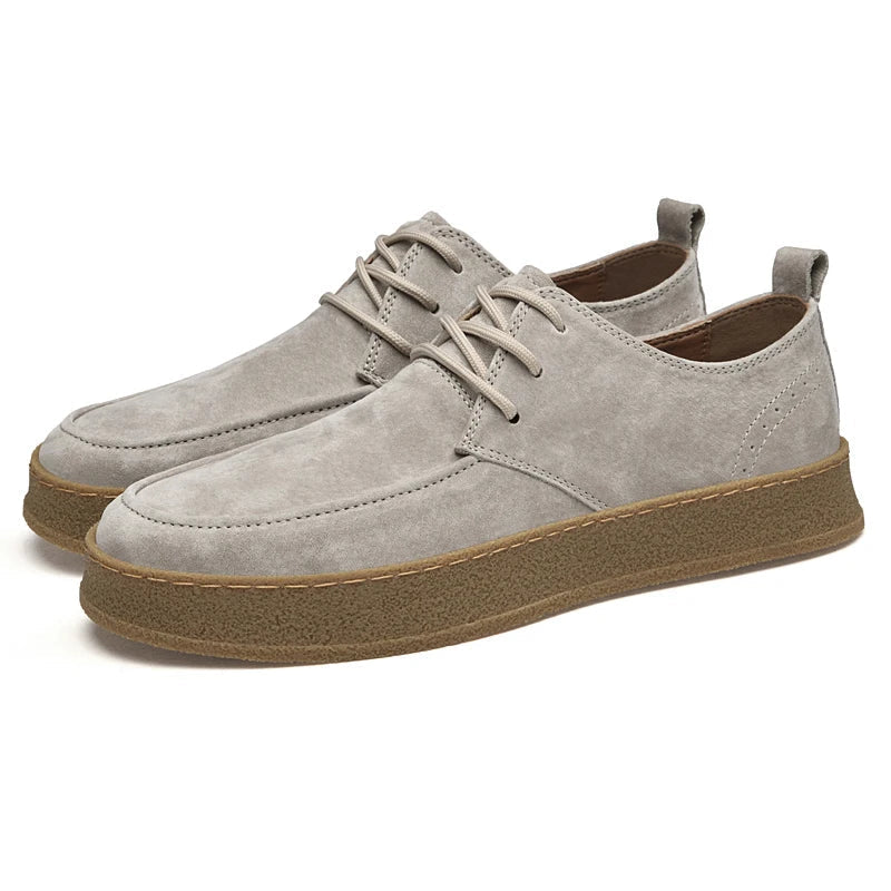 Herrenschuhe aus klassischem Wildleder