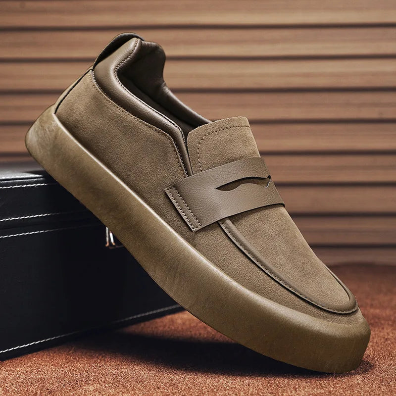 Herren-Slipper aus Wildleder: Modisch, bequem und stylisch