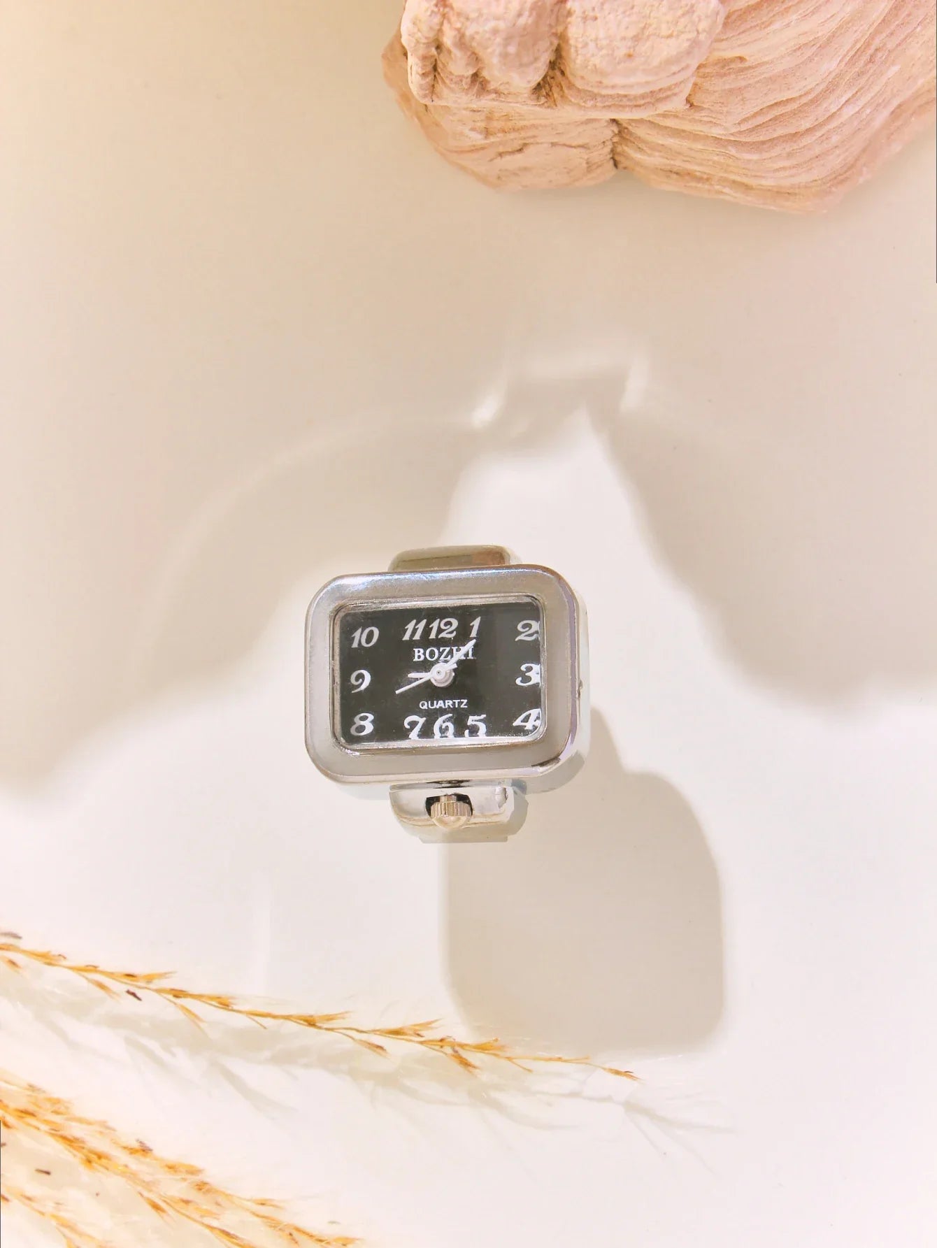 Montre Bague Luna Élégante À Cadran Carré Résistante À La Rouille Design Sophistiqué Et Fonctionnelle