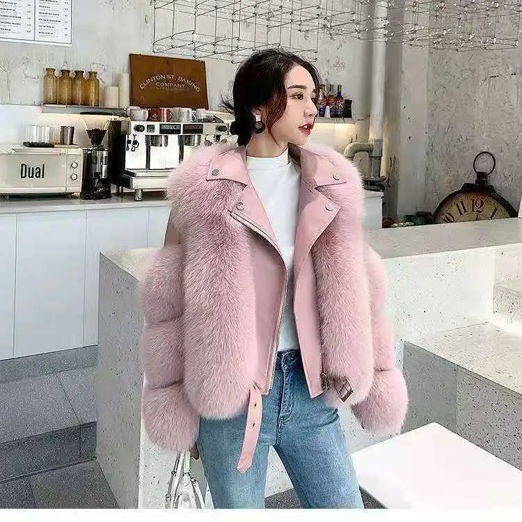 Aini: Moderne, vielseitige Winterjacke