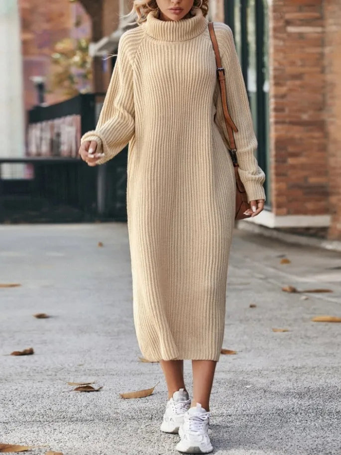 Strickkleid mit hohem Kragen von Lange